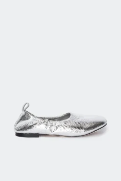 Crinkle Metallic Riad Flat in Silver