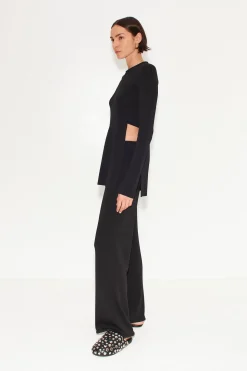 Knits By Canoga Long Sleeve Top in Black