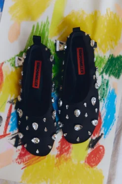 Teardrop Crystal Riad Flat in Black/Clear