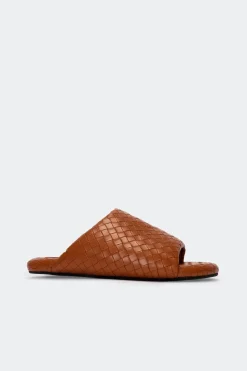 Woven Bubble Slide in Chestnut