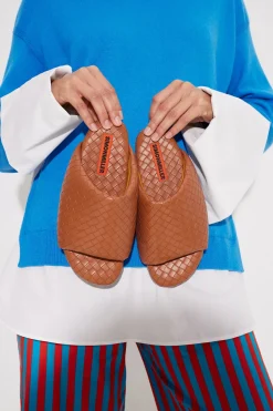 Woven Bubble Slide in Chestnut